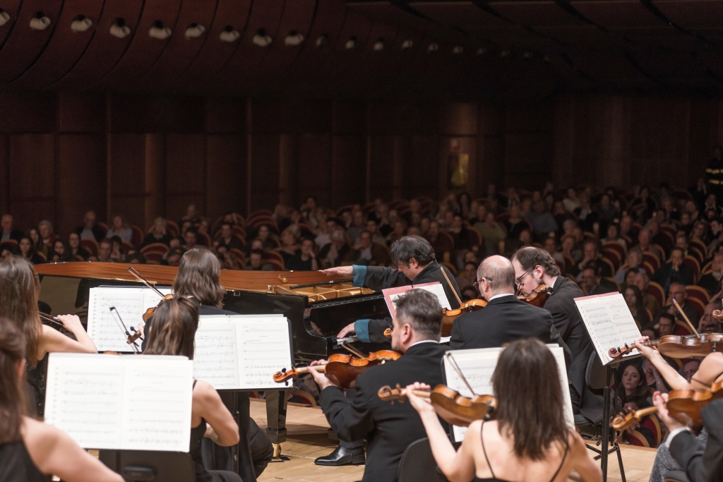 Orchestra Sinfonica di Milano Giuseppe Verdi Direttore e Pianoforte Fazil Say Wolfgang Amadeus Mozart Le nozze di Figaro, Ouverture Fazil Say Silk Road Wolfgang Amadeus Mozart Concerto per pianoforte e orchestra n. 23 in La maggiore K 488 Wolfgang Amadeus Mozart Concerto per pianoforte e orchestra n. 12 in La maggiore K 414